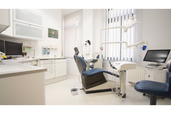 "Behandlungszimmer 2"